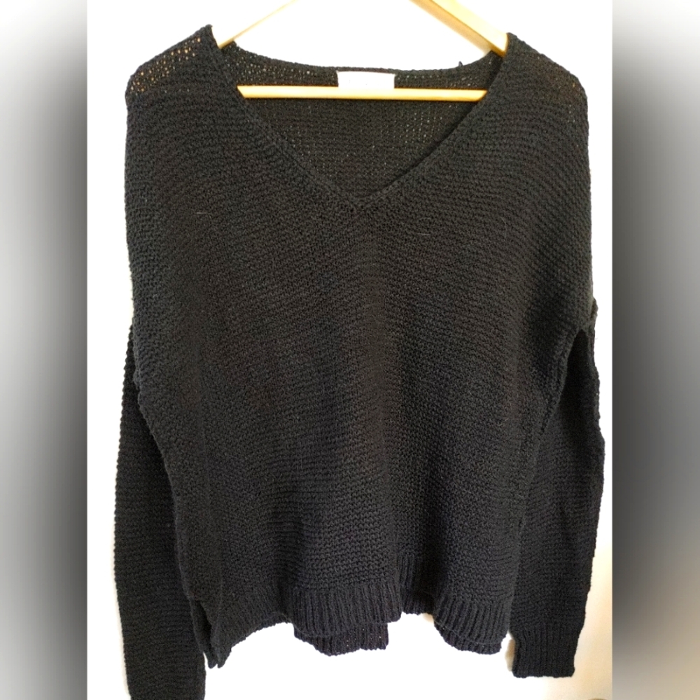 ๐ฉทBy Together~ Black V-Neck Knit Sweater ~ Size L